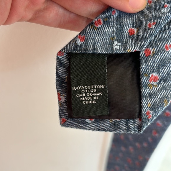 J Crew Factory The Cotton Tie (skinny) in chambray & red abstract floral pattern - Picture 7 of 15